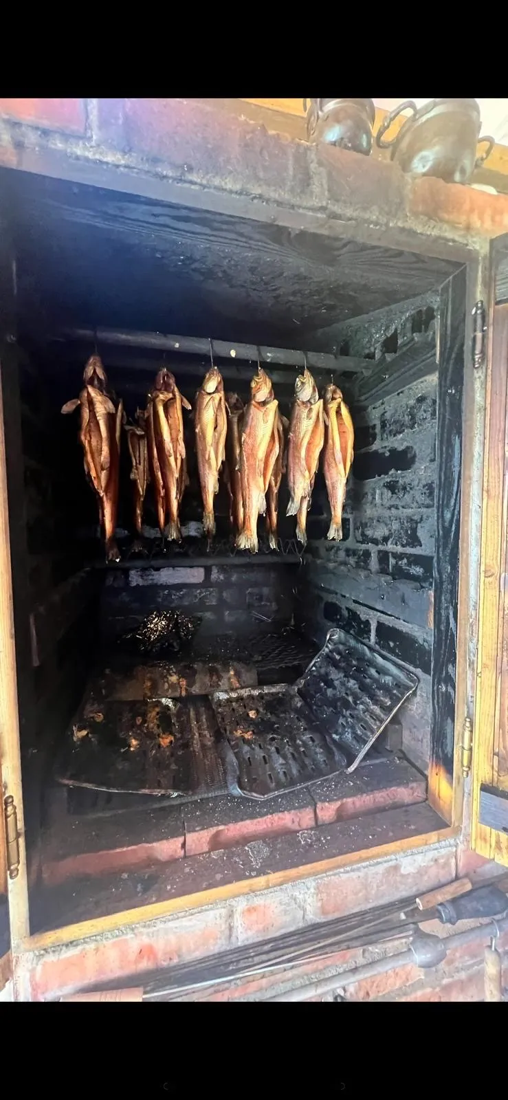 Prywatna wędzarnia do dyspozycji gości na terenie obiektu